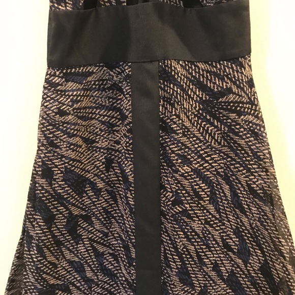 Gorgeous BCBG MaxAzria Size 4 Halter Dress - Picture 11 of 14